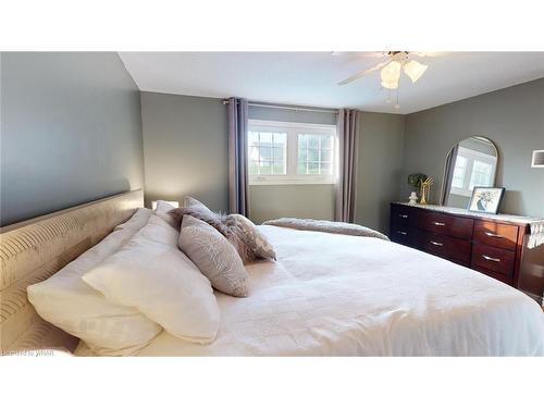 52 Rushbrook Drive, Kitchener, ON - Indoor Photo Showing Bedroom