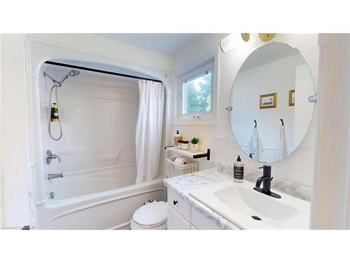 52 Rushbrook Drive, Kitchener, ON - Indoor Photo Showing Bathroom