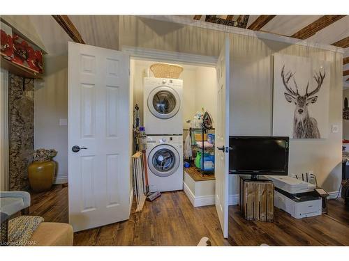 4453 Sideroad 20 Road, Puslinch, ON - Indoor Photo Showing Laundry Room