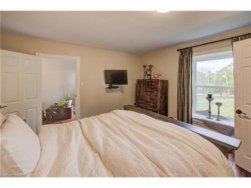 4453 Sideroad 20 Road, Puslinch, ON - Indoor Photo Showing Bedroom