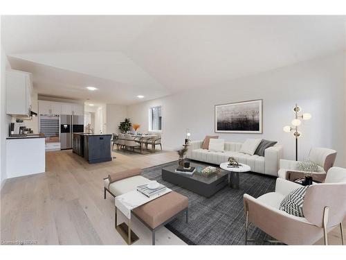 234 Mount Pleasant Street, Brantford, ON - Indoor Photo Showing Living Room