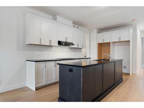 234 Mount Pleasant Street, Brantford, ON - Indoor Photo Showing Kitchen