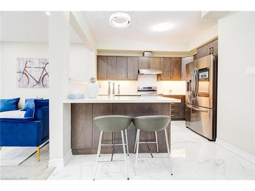 39 Elsegood Drive, Guelph, ON - Indoor Photo Showing Kitchen