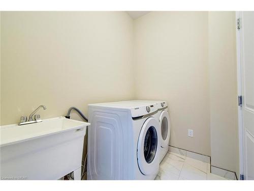 39 Elsegood Drive, Guelph, ON - Indoor Photo Showing Laundry Room