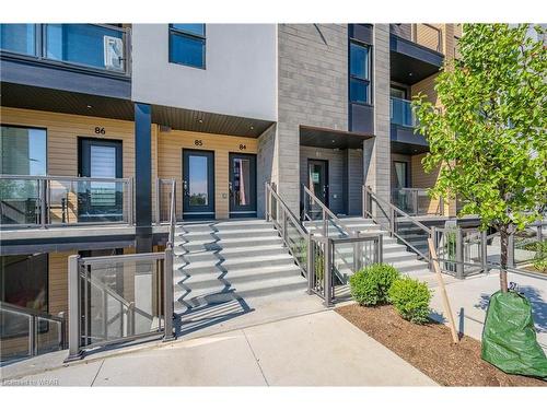 84-261 Woodbine Avenue, Kitchener, ON - Outdoor With Balcony With Facade