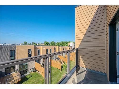 84-261 Woodbine Avenue, Kitchener, ON - Outdoor With Balcony With Exterior