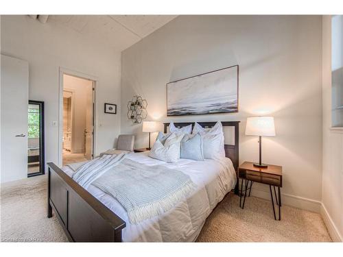 325-112 Benton Street, Kitchener, ON - Indoor Photo Showing Bedroom