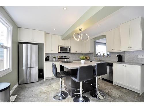 172 Paling Avenue, Hamilton, ON - Indoor Photo Showing Kitchen With Upgraded Kitchen