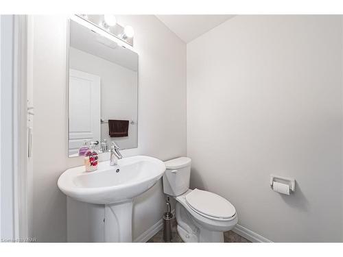 4-15 Bannister Court, Cambridge, ON - Indoor Photo Showing Bathroom