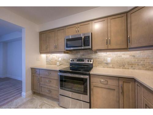 49-635 Saginaw Parkway, Cambridge, ON - Indoor Photo Showing Kitchen