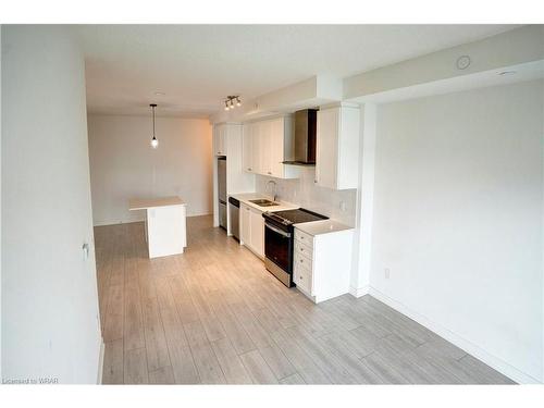 1105-55 Duke Street W, Kitchener, ON - Indoor Photo Showing Kitchen