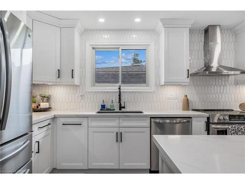 15 Miller Crescent, Simcoe, ON - Indoor Photo Showing Kitchen With Upgraded Kitchen