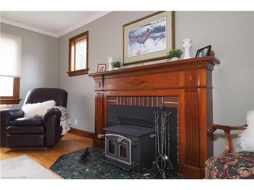 537 Argyle Street S, Cambridge, ON - Indoor With Fireplace