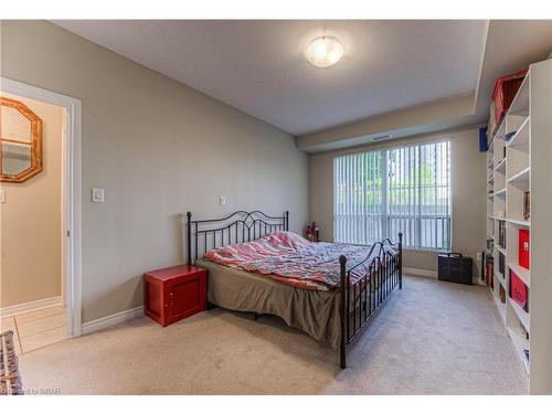 102-539 Belmont Avenue W, Kitchener, ON - Indoor Photo Showing Bedroom