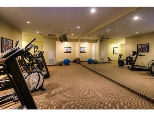 102-539 Belmont Avenue W, Kitchener, ON - Indoor Photo Showing Gym Room