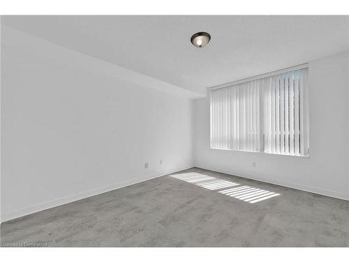 714-350 Red Maple Road, Richmond Hill, ON - Indoor Photo Showing Other Room