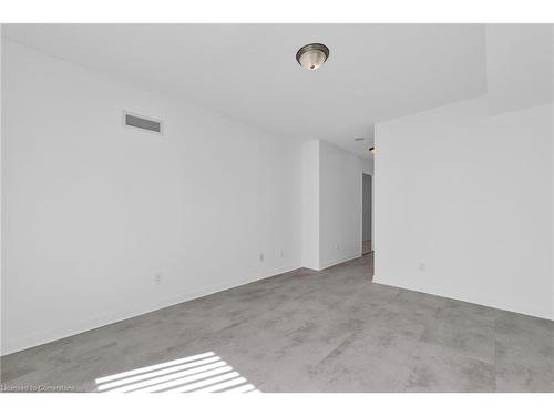 714-350 Red Maple Road, Richmond Hill, ON - Indoor Photo Showing Other Room