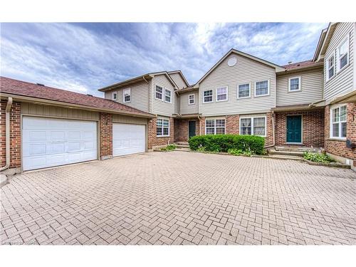 26-250 Keats Way, Waterloo, ON - Outdoor With Facade