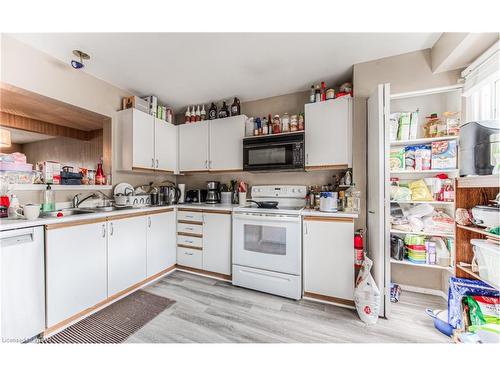 26-250 Keats Way, Waterloo, ON - Indoor Photo Showing Kitchen With Double Sink