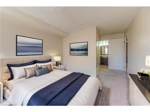 107-163 Ferguson Drive, Woodstock, ON - Indoor Photo Showing Bedroom