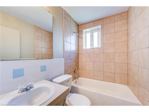 115 Kraft Avenue, Kitchener, ON - Indoor Photo Showing Bathroom