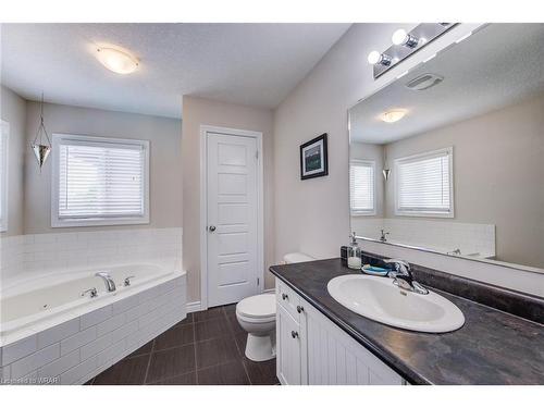 48 Hardcastle Drive, Cambridge, ON - Indoor Photo Showing Bathroom