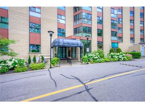 801-20 Berkley Road, Cambridge, ON - Outdoor With Facade