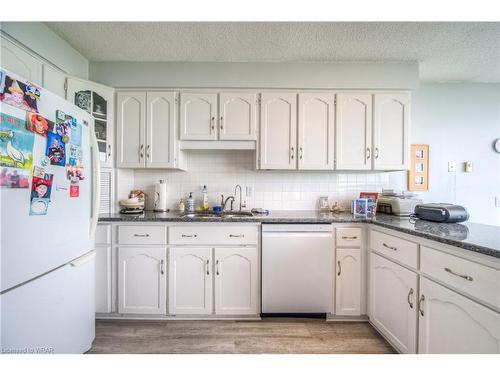 801-20 Berkley Road, Cambridge, ON - Indoor Photo Showing Kitchen