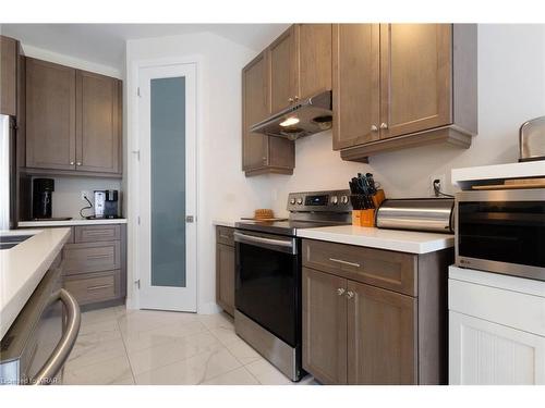 7 Lexington Avenue, Hamilton, ON - Indoor Photo Showing Kitchen