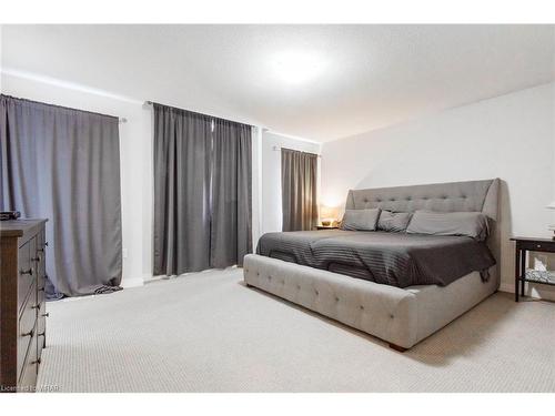 7 Lexington Avenue, Hamilton, ON - Indoor Photo Showing Bedroom