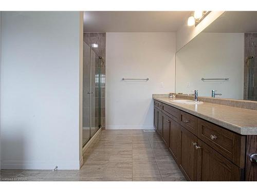 7 Lexington Avenue, Hamilton, ON - Indoor Photo Showing Bathroom