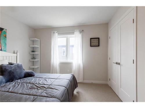 7 Lexington Avenue, Hamilton, ON - Indoor Photo Showing Bedroom