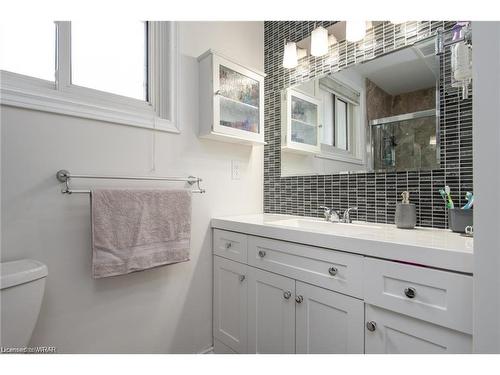 754 Kummer Crescent, Cambridge, ON - Indoor Photo Showing Bathroom