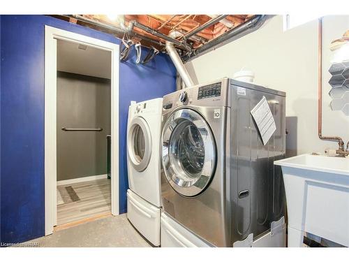 754 Kummer Crescent, Cambridge, ON - Indoor Photo Showing Laundry Room