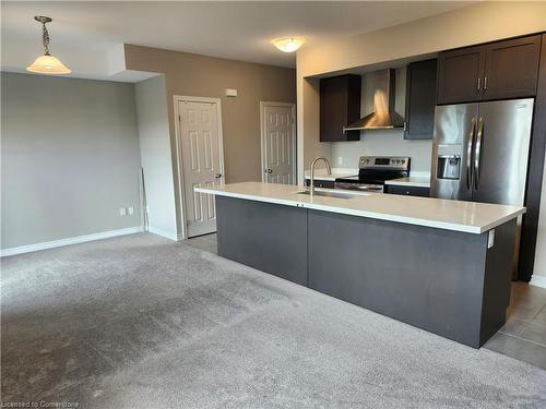 67-107 Westra Drive, Guelph, ON - Indoor Photo Showing Kitchen