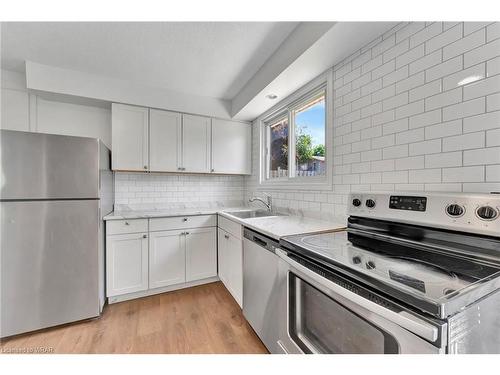 7 Hillside Drive, Kitchener, ON - Indoor Photo Showing Kitchen