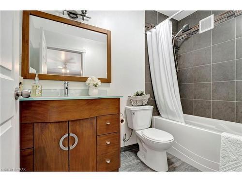 139 Kitchener Road, Cambridge, ON - Indoor Photo Showing Bathroom