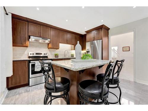 139 Kitchener Road, Cambridge, ON - Indoor Photo Showing Kitchen With Upgraded Kitchen