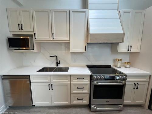 37A Victoria Avenue, Cambridge, ON - Indoor Photo Showing Kitchen With Double Sink