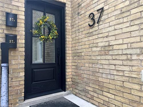 37A Victoria Avenue, Cambridge, ON - Outdoor