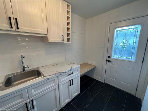 37A Victoria Avenue, Cambridge, ON - Indoor Photo Showing Kitchen