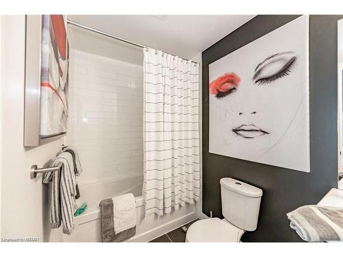 507-85 Duke Street W, Kitchener, ON - Indoor Photo Showing Bathroom