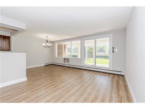 103-400 Champlain Boulevard, Cambridge, ON - Indoor Photo Showing Other Room