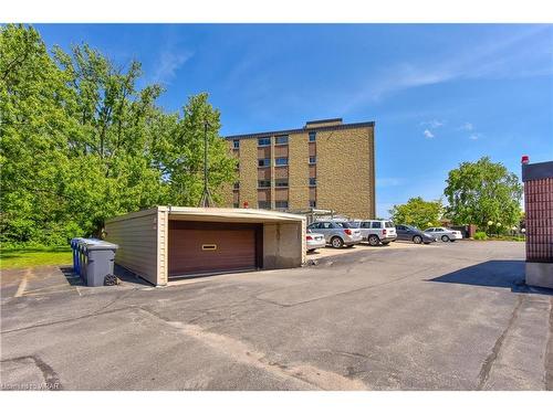 103-400 Champlain Boulevard, Cambridge, ON - Outdoor