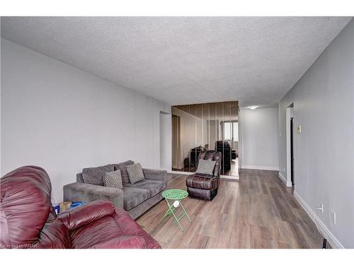 1502-375 King Street N, Waterloo, ON - Indoor Photo Showing Living Room