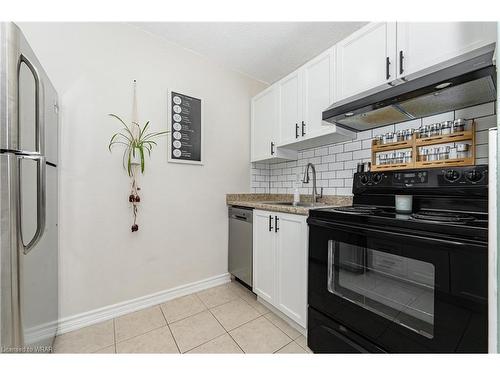 803-64 Benton Street, Kitchener, ON - Indoor Photo Showing Kitchen