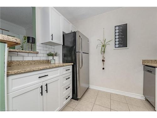 803-64 Benton Street, Kitchener, ON - Indoor Photo Showing Kitchen