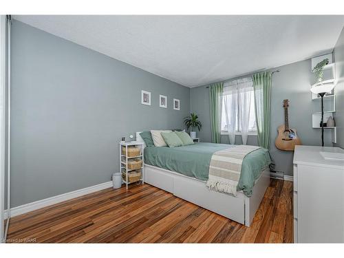 803-64 Benton Street, Kitchener, ON - Indoor Photo Showing Bedroom