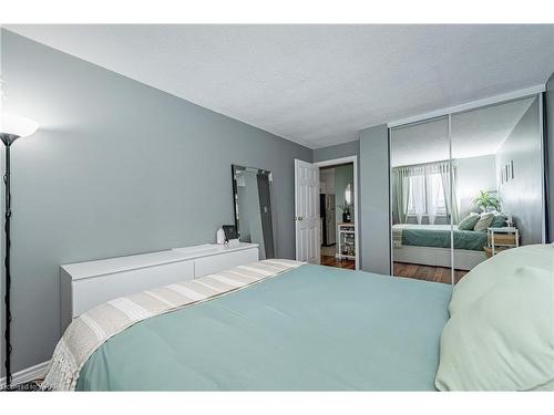 803-64 Benton Street, Kitchener, ON - Indoor Photo Showing Bedroom