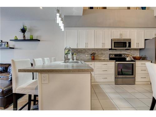 6 1/2 Kopperfield Lane, Hamilton, ON - Indoor Photo Showing Kitchen With Stainless Steel Kitchen